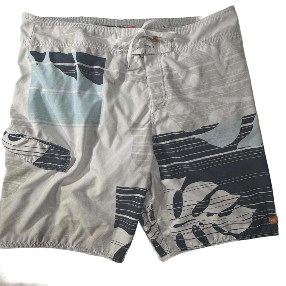 Quiksilver Men's Board Shorts Size 36 Blue Tropical Beach Surf Swim